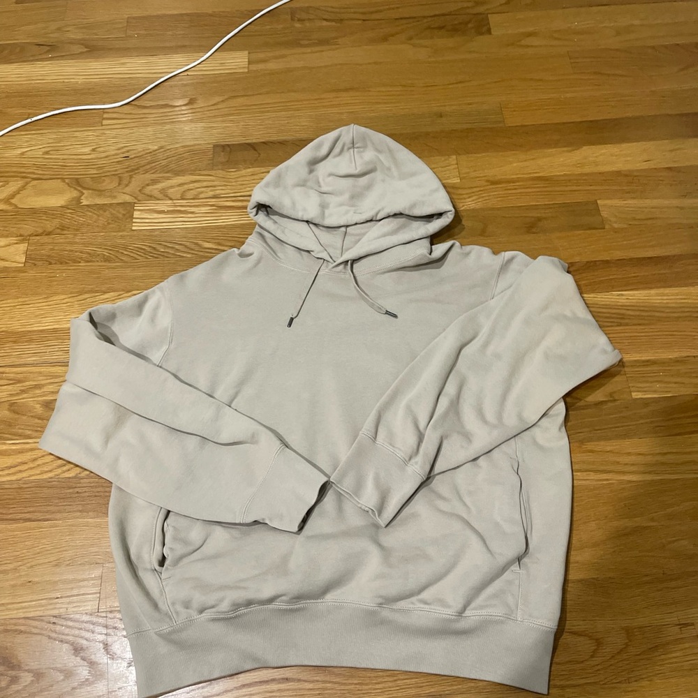Uniqlo cropped hoodie